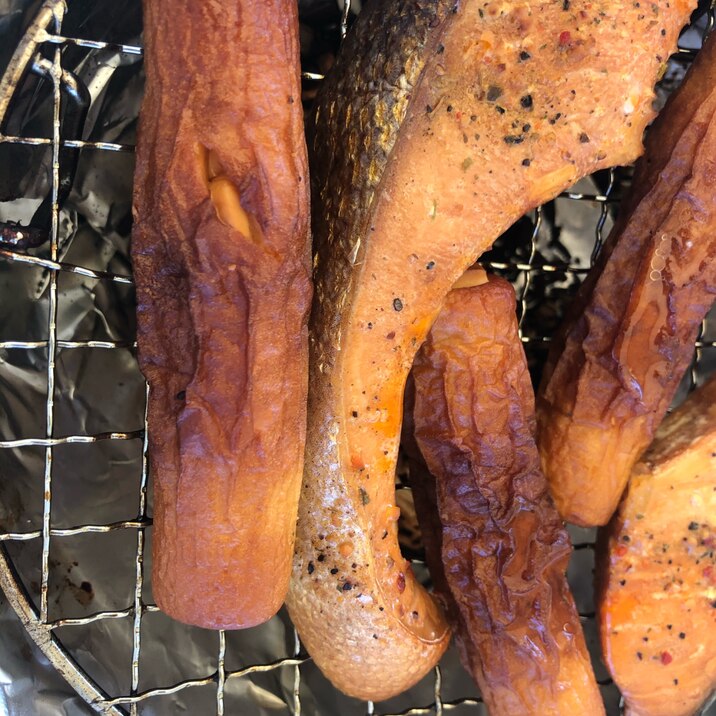 キャンプ飯 チーズ入り竹輪の燻製 レシピ 作り方 By りんりんりん 楽天レシピ キャンプ飯 チーズ入り竹輪の燻製 レシピ 作り方 By りんりんりん 楽天レシピ